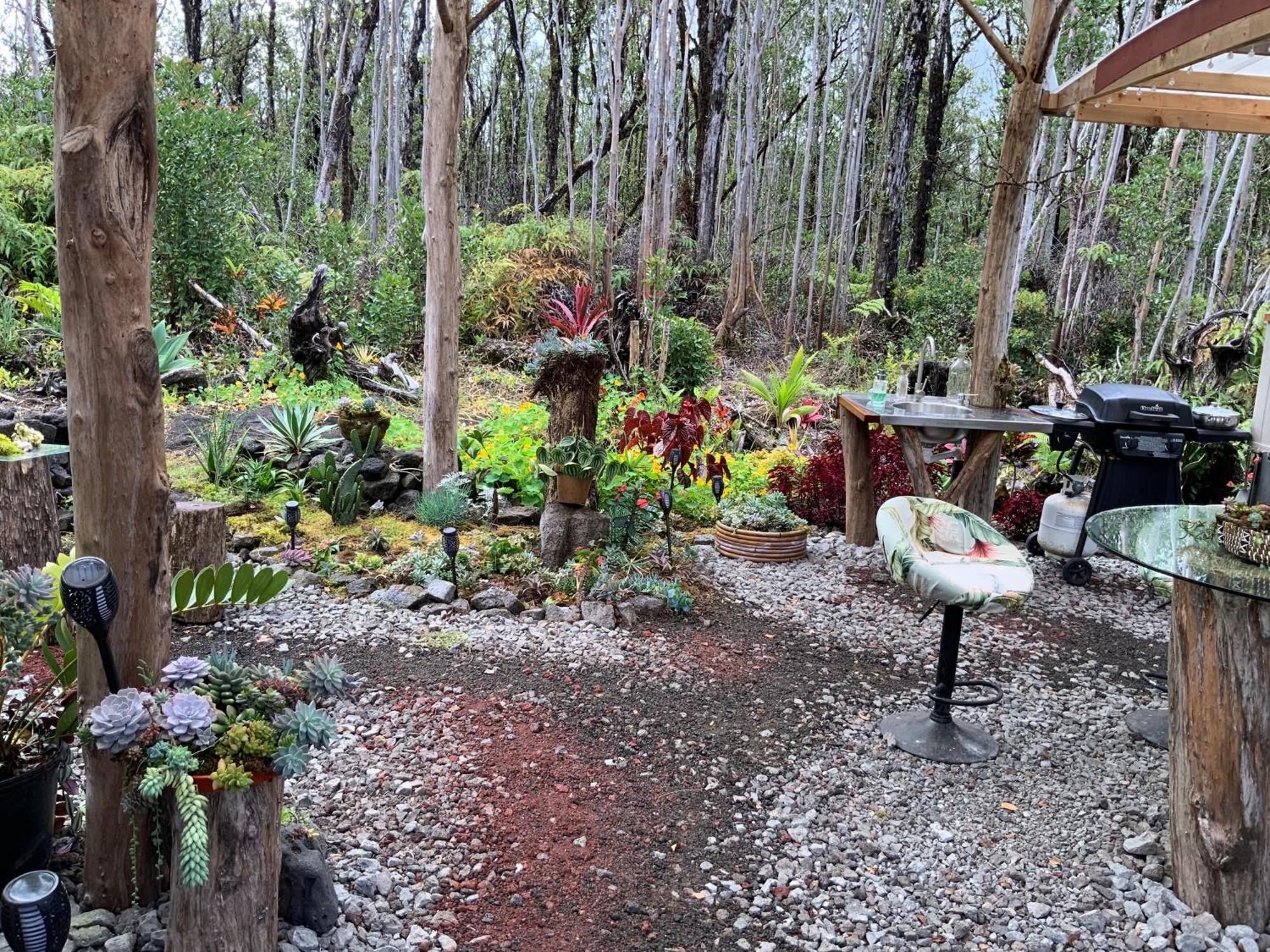 Exotic Garden Cottage At Amazing Volcano Fissure Mountain View Exterior photo
